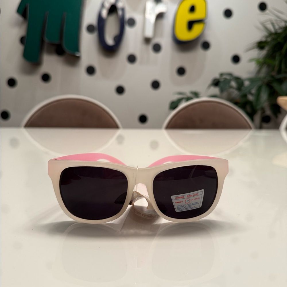 True Vintage Deadstock 80s 90s Pink DuoTone Color Changing Wayfarer Sunglasses